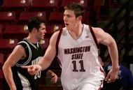 Aron Baynes playing for Washington State